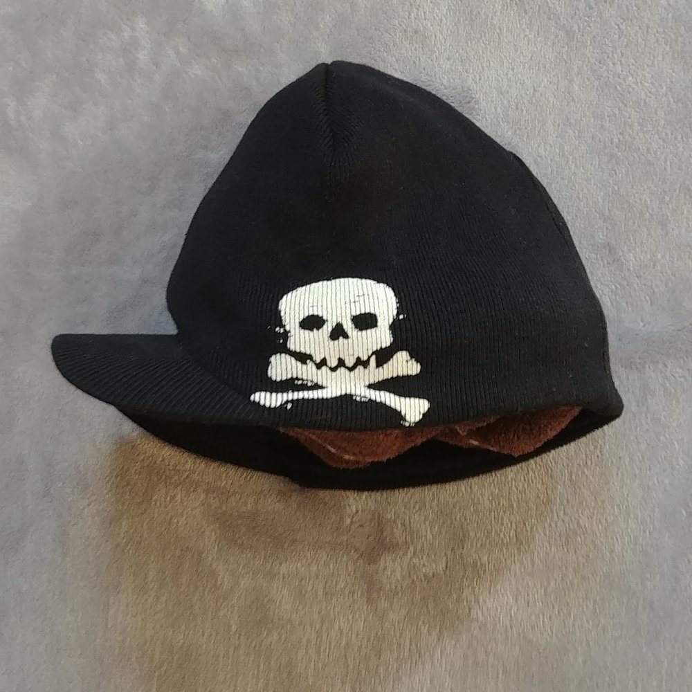 Unisex Petal pusher style hat with brim